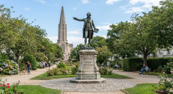 Découvrez le trésor caché : la statue de Bernardin au Havre